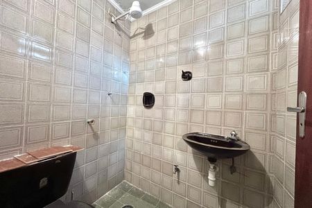 Casa à venda com 130m², 3 quartos e 2 vagas Casa à venda com 130m², 3 quartos e 2 vagasBanheiro de serviço