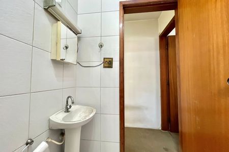 Banheiro social de casa à venda com 3 quartos, 130m² em Jabaquara, São Paulo