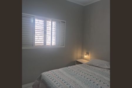 Casa à venda com 99m², 2 quartos e 2 vagas