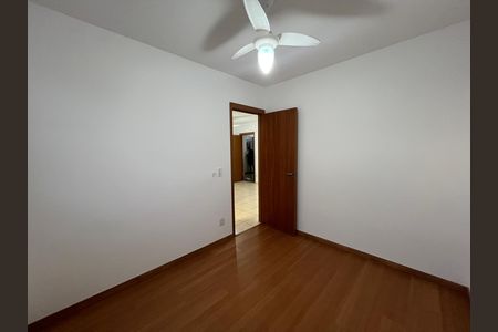 Quarto 2 de apartamento para alugar com 2 quartos, 44m² em Chacaras Reunidas Santa Terezinha, Contagem