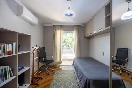 Casa à venda com 3 quartos, 500m² em Vila Sonia, São Paulo
