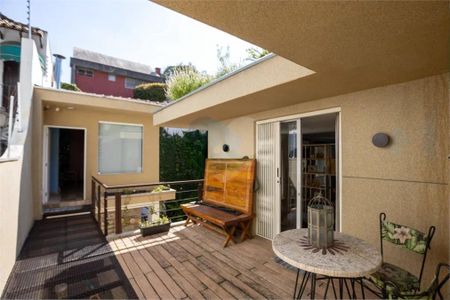 Casa à venda com 3 quartos, 500m² em Vila Sonia, São Paulo