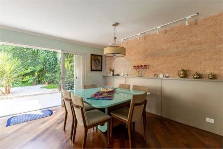 Casa à venda com 3 quartos, 500m² em Vila Sonia, São Paulo