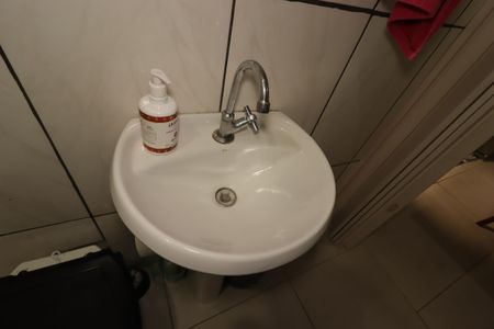Banheiro da Casa 1 - Pia de casa à venda com 3 quartos, 225m² em Parque Itrapoã, Santo André