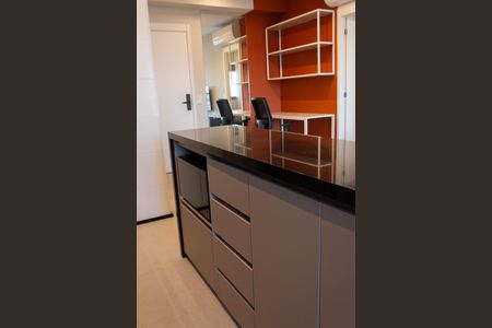 Cozinha de apartamento para alugar com 1 quarto, 48m² em Santo Amaro, São Paulo