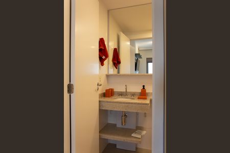 Banheiro da Suíte de apartamento para alugar com 1 quarto, 48m² em Santo Amaro, São Paulo