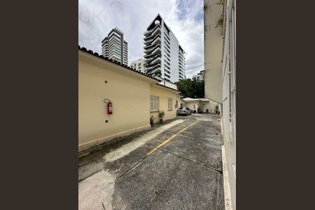 Apartamento à venda com 138m², 4 quartos e 1 vaga