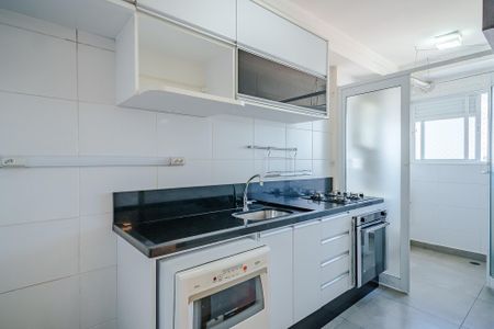Cozinha de apartamento para alugar com 2 quartos, 64m² em Rio Pequeno, São Paulo