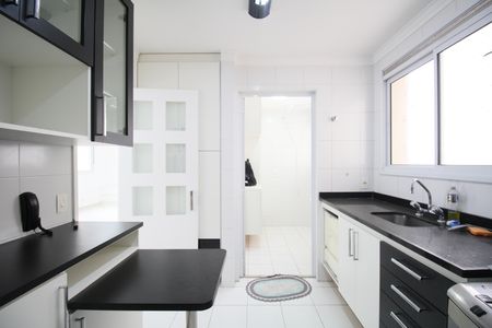 Cozinha de apartamento para alugar com 2 quartos, 87m² em Vila Andrade, São Paulo