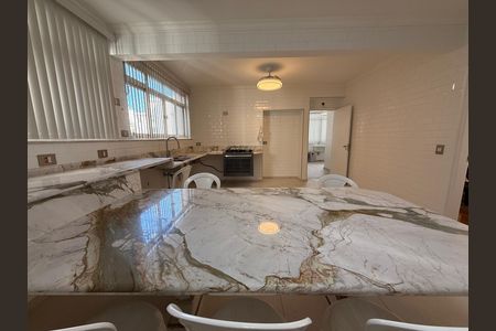 Apartamento à venda com 228m², 5 quartos e 2 vagas