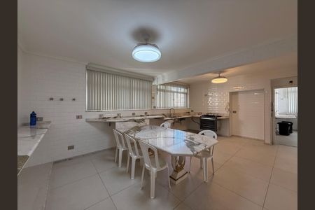 Apartamento à venda com 228m², 5 quartos e 2 vagas