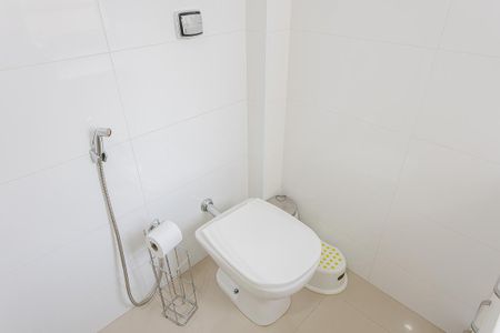 Apartamento à venda com 79m², 2 quartos e 1 vaga Apartamento à venda com 79m², 2 quartos e 1 vagaBanheiro