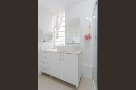 Apartamento à venda com 79m², 2 quartos e 1 vaga Apartamento à venda com 79m², 2 quartos e 1 vagaBanheiro