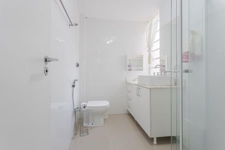 Apartamento à venda com 79m², 2 quartos e 1 vaga Apartamento à venda com 79m², 2 quartos e 1 vagaBanheiro