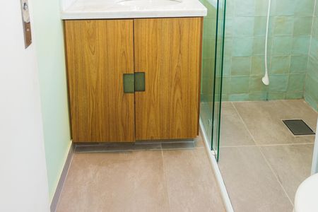 Banheiro de apartamento à venda com 2 quartos, 72m² em Vila Campo Grande, São Paulo
