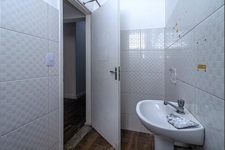 Casa para alugar com 560m², 10 quartos e 10 vagas Casa para alugar com 560m², 10 quartos e 10 vagasbanheiro social 4_4