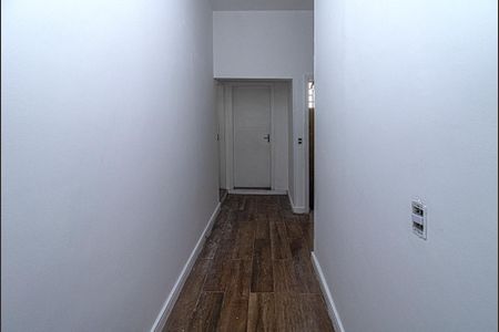 Casa para alugar com 560m², 10 quartos e 10 vagas Casa para alugar com 560m², 10 quartos e 10 vagascorredor para os cômodos 1_1