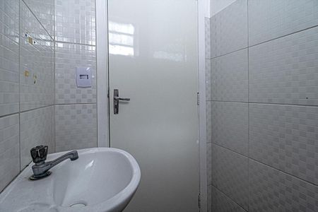 Casa para alugar com 560m², 10 quartos e 10 vagas Casa para alugar com 560m², 10 quartos e 10 vagasbanheiro social 3_4
