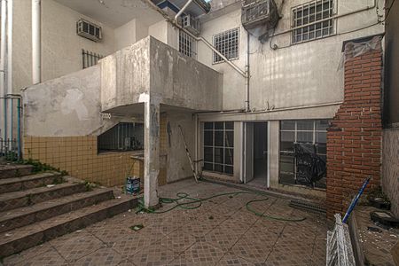 Casa para alugar com 560m², 10 quartos e 10 vagas Casa para alugar com 560m², 10 quartos e 10 vagasquintal com churrasqueira_1