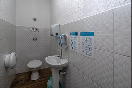 Casa para alugar com 560m², 10 quartos e 10 vagas Casa para alugar com 560m², 10 quartos e 10 vagasbanheiro socia 2_1