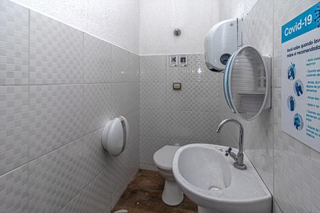 Casa para alugar com 560m², 10 quartos e 10 vagas Casa para alugar com 560m², 10 quartos e 10 vagasbanheiro socia 2_2
