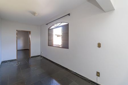 Casa à venda com 360m², 5 quartos e 3 vagas Casa à venda com 360m², 5 quartos e 3 vagasSala 2