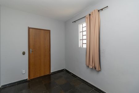 Casa à venda com 360m², 5 quartos e 3 vagas Casa à venda com 360m², 5 quartos e 3 vagasQuarto 5