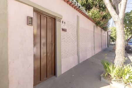 Casa à venda com 360m², 5 quartos e 3 vagas Casa à venda com 360m², 5 quartos e 3 vagasFachada