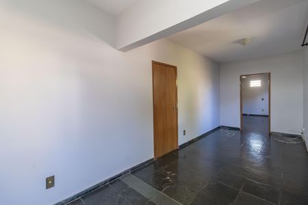 Casa à venda com 360m², 5 quartos e 3 vagas Casa à venda com 360m², 5 quartos e 3 vagasSala 2