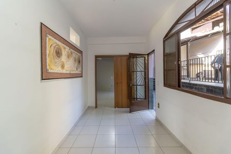Casa à venda com 360m², 5 quartos e 3 vagas Casa à venda com 360m², 5 quartos e 3 vagasSala 1
