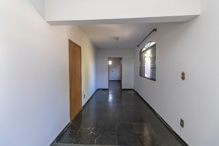 Casa à venda com 360m², 5 quartos e 3 vagas Casa à venda com 360m², 5 quartos e 3 vagasSala 2