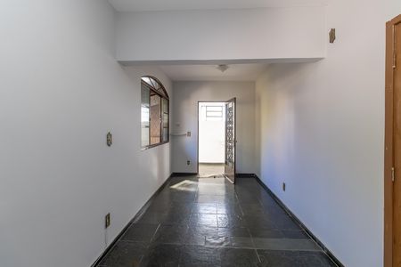 Casa à venda com 360m², 5 quartos e 3 vagas Casa à venda com 360m², 5 quartos e 3 vagasSala 2
