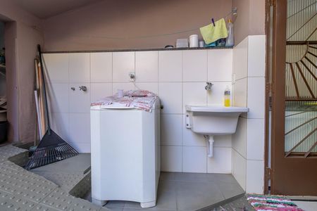 Casa à venda com 360m², 5 quartos e 3 vagas Casa à venda com 360m², 5 quartos e 3 vagasÁrea de Serviço
