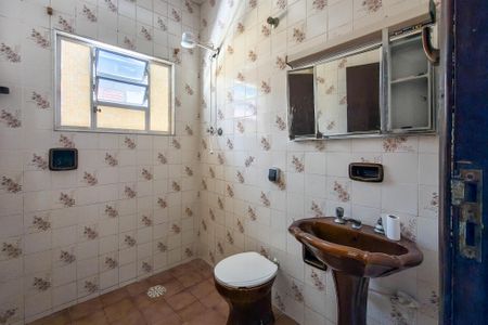Banheiro  de casa para alugar com 2 quartos, 168m² em Guilhermina, Praia Grande