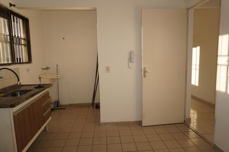 Cozinha de apartamento para alugar com 2 quartos, 53m² em Jardim Vitória, Embu das Artes