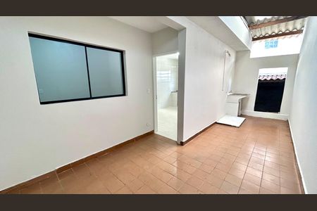 Casa para alugar com 80m², 3 quartos e 1 vaga Casa para alugar com 80m², 3 quartos e 1 vagaÁrea de Serviço