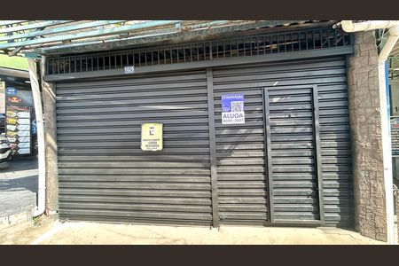 Placa instalada na fachada do imóvel  de casa para alugar com 3 quartos, 80m² em Jardim Rosa de Franca, Guarulhos