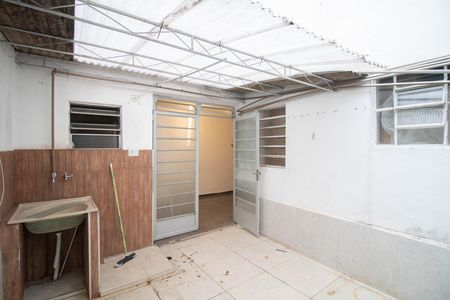 QUINTAL E ÁREA DE SERVIÇO de casa para alugar com 1 quarto, 48m² em Santa Teresinha, São Paulo