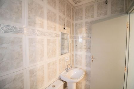 BANHEIRO de casa para alugar com 1 quarto, 48m² em Santa Teresinha, São Paulo