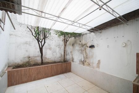 QUINTAL E ÁREA DE SERVIÇO de casa para alugar com 1 quarto, 48m² em Santa Teresinha, São Paulo