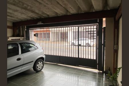 Garagem de casa à venda com 3 quartos, 132m² em Quitaúna, Osasco