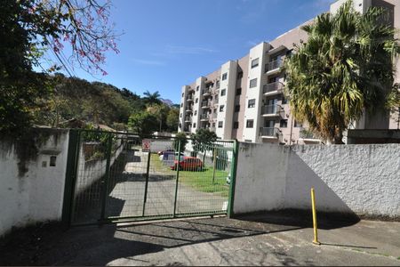 Casa à venda com 1180m², 4 quartos e 13 vagas Casa à venda com 1180m², 4 quartos e 13 vagasFachada