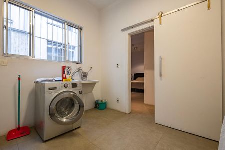 Apartamento à venda com 130m², 1 quarto e sem vaga Apartamento à venda com 130m², 1 quarto e sem vagaLavanderia