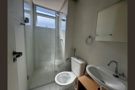 Banheiro de apartamento para alugar com 2 quartos, 47m² em Vila Osasco, Osasco