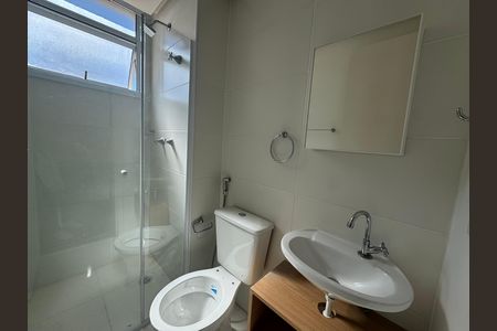 Banheiro de apartamento para alugar com 2 quartos, 47m² em Vila Osasco, Osasco