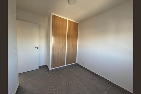 Quarto 2 de apartamento para alugar com 2 quartos, 45m² em Vila Osasco, Osasco