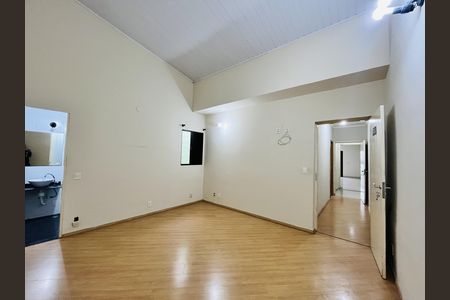 Casa à venda com 187m², 3 quartos e 3 vagasSala