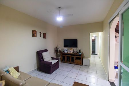 Casa à venda com 141m², 3 quartos e 2 vagasSala