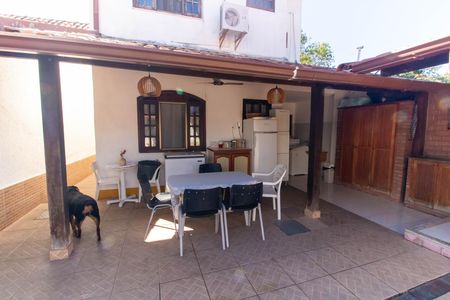 Casa à venda com 141m², 3 quartos e 2 vagasÁrea externa