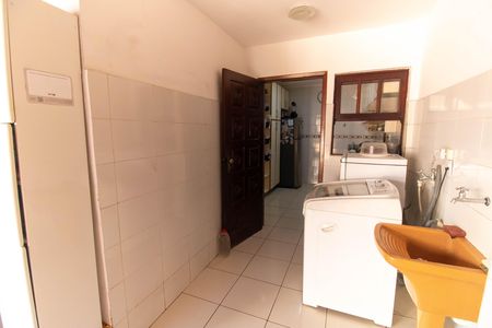 Casa à venda com 141m², 3 quartos e 2 vagasÁrea de Serviço